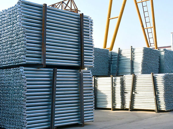 盤(pán)扣腳手架供應(yīng)